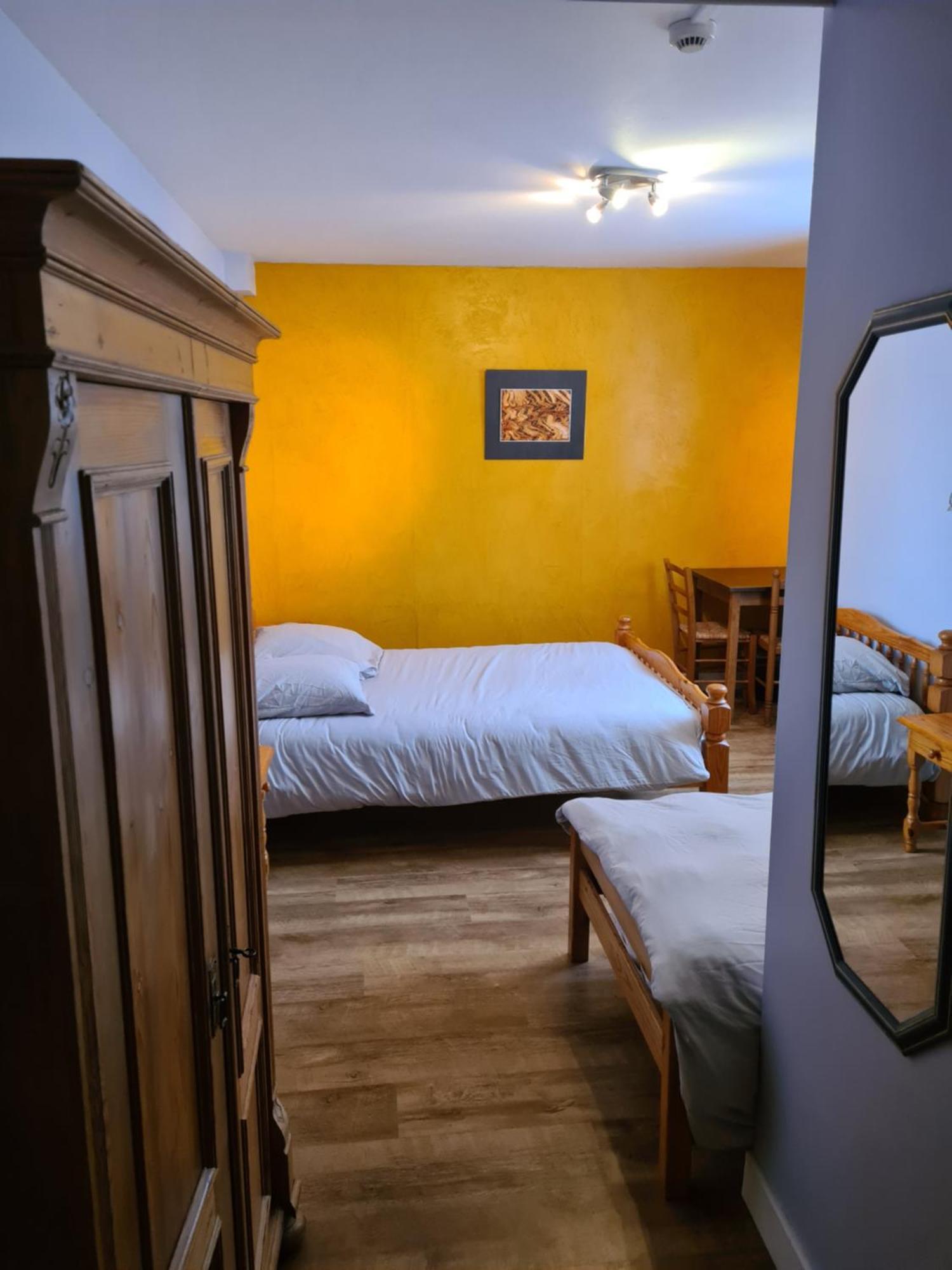 Hotel Saint Julien Aux Bois Экстерьер фото